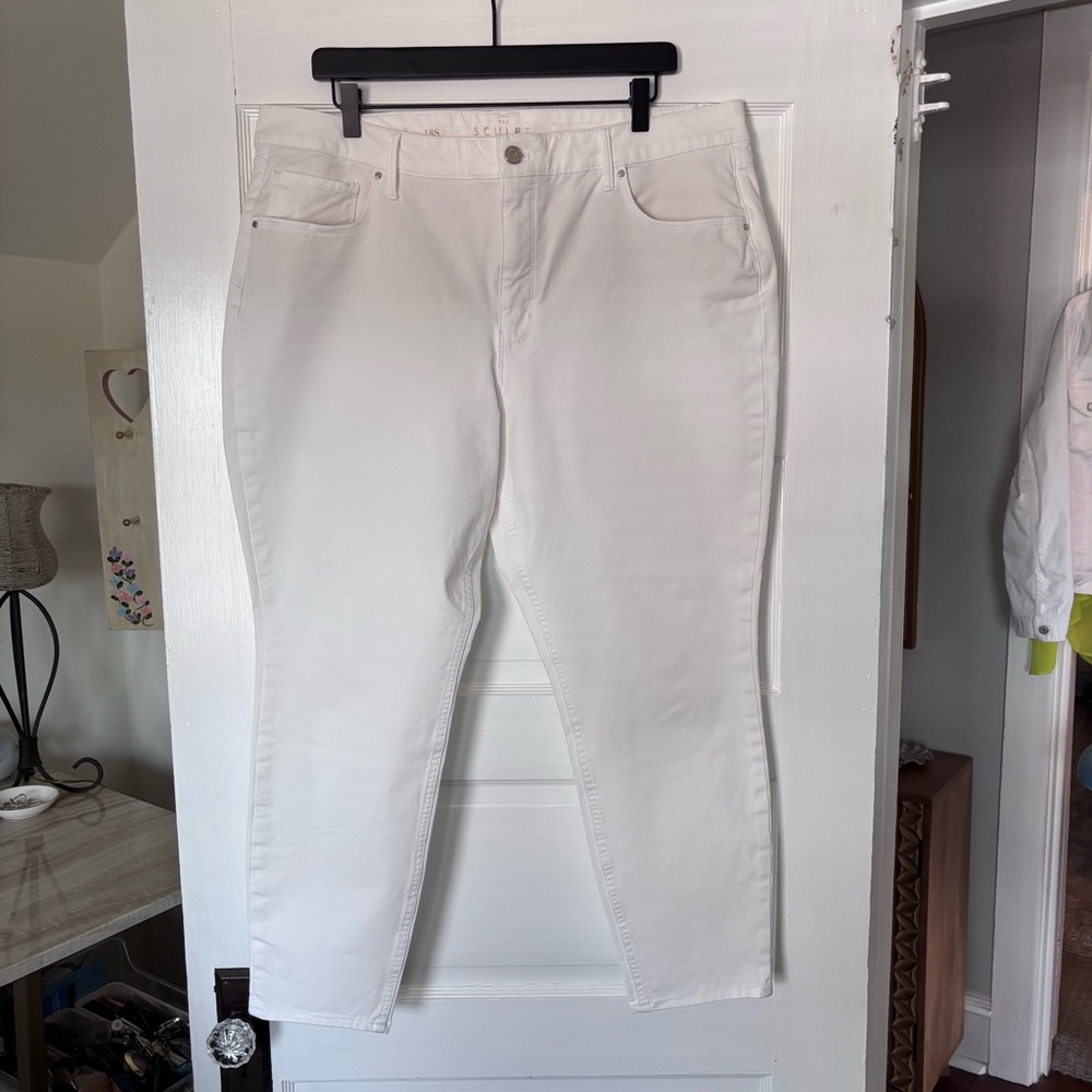 NWOT White House Black Market Ankle Jeans